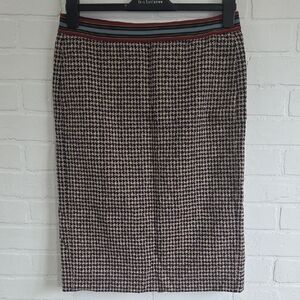Elegant Houndstooth Pencil Skirt